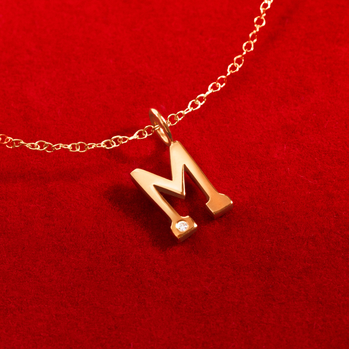 Naszyjnik z literką M ze złota próby 585 z diamentem
