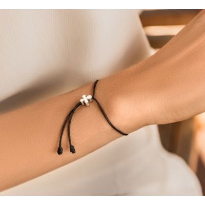 Bransoletka z Clover Lock ze złota próby 585 na cienkim ciemnoszarym sznurku