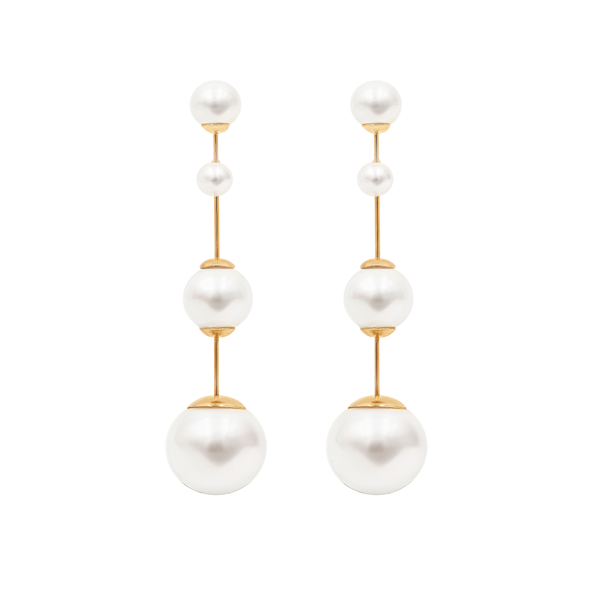 Cocktail earrings with gold-plated pearls.
